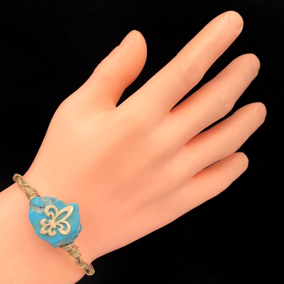 Turquoise Stone Fleur De Lis Wire Wrapped Artesian Hook Bangle Bracelet - Picture 2 of 2